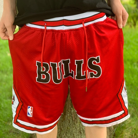 Hardwood Classic Chicago Bulls Short - Picture 2 of 4